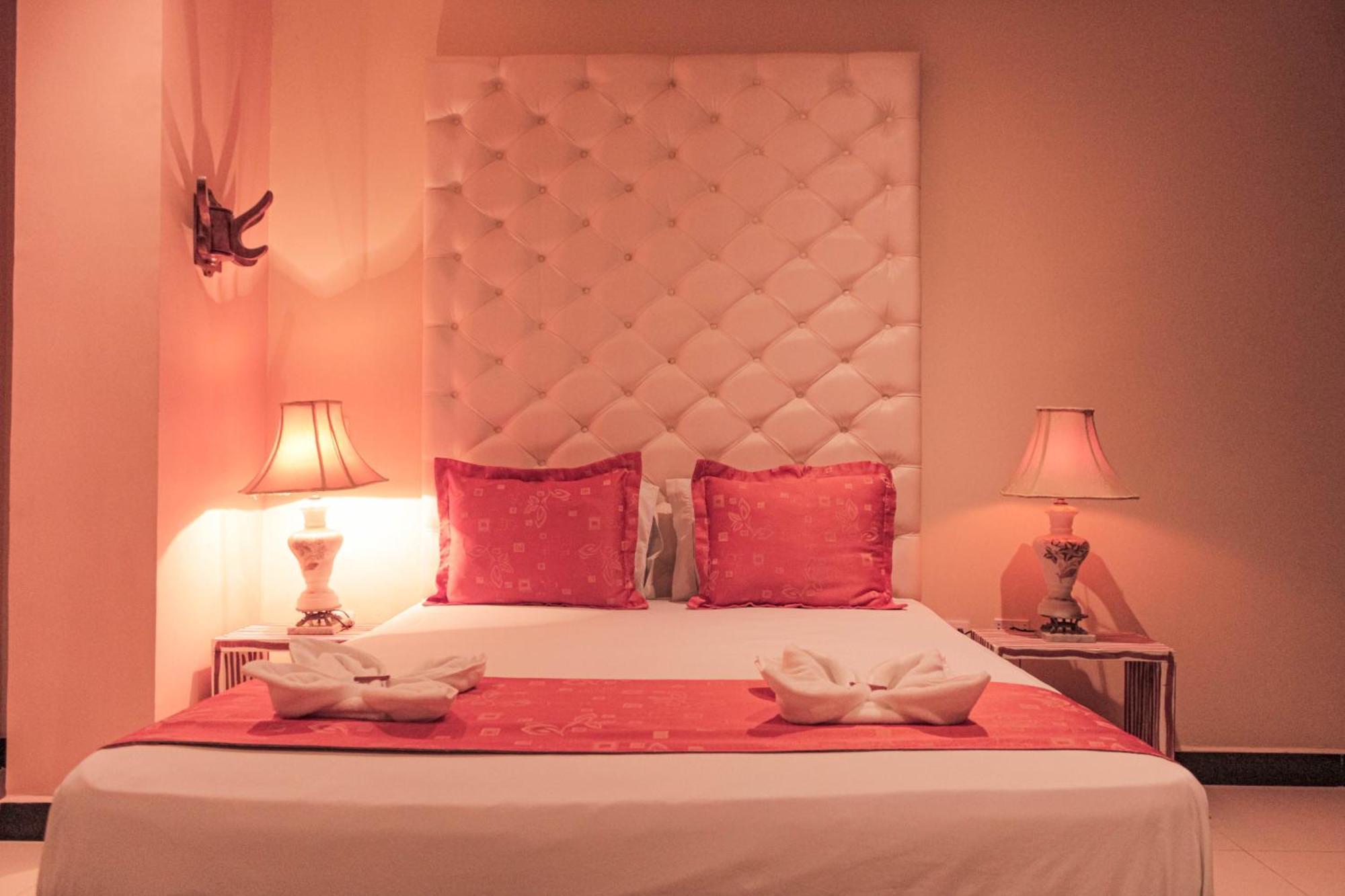 Hotel Plaza Garibaldi Caldas Buitenkant foto